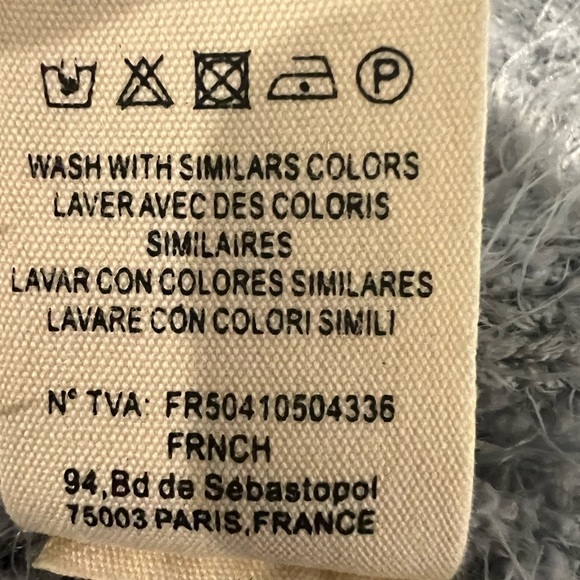 FRNCH Paris Eyelash Two Pocket Gray
Cardigan Size M/L - Picture 9 of 12